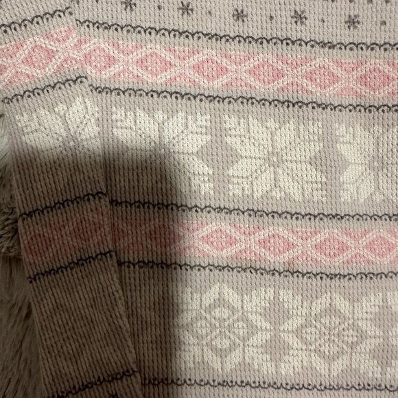 Victoria's Secret Snowflake Print Pink and Gray Pajama Pants - Picture 11 of 12